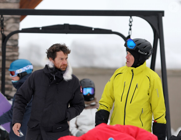 Exclusif - Pascal Balland, Philippe Stouvenot - Laeticia Hallyday et son compagnon Pascal Balland lors d'une journée au ski à la station "Big Sky" dans le Montana avec leurs filles respectives, le 16 février 2020.