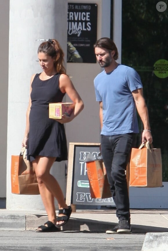 Exclusif - Brandon Jenner et sa compagne Cayley Stoker enceinte de jumeaux sont allés faire des courses à Los Angeles, le 30 septembre 2019