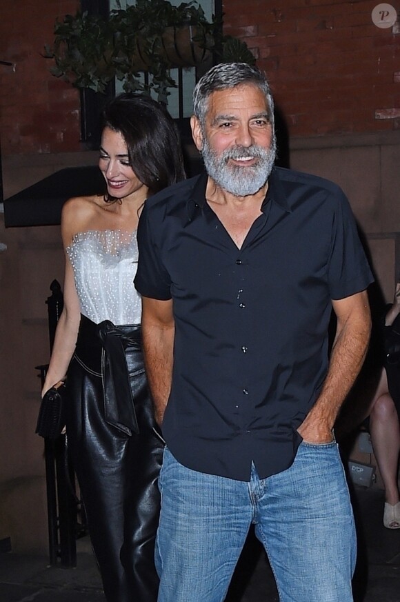 Exclusif - George et Amal Clooney fêtent leur cinquième anniversaire de mariage au restaurant "4 Charles Prime Rib" à New York, le 26 septembre 2019, la veille du jour J.