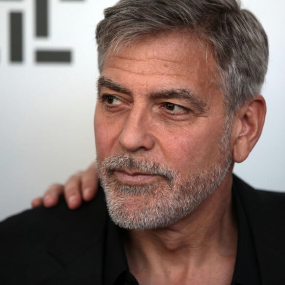 George Clooney à la première de "Catch 22" à Londres, le 15 mai 2019. Celebrities at the premiere of "Catch 22" in London.