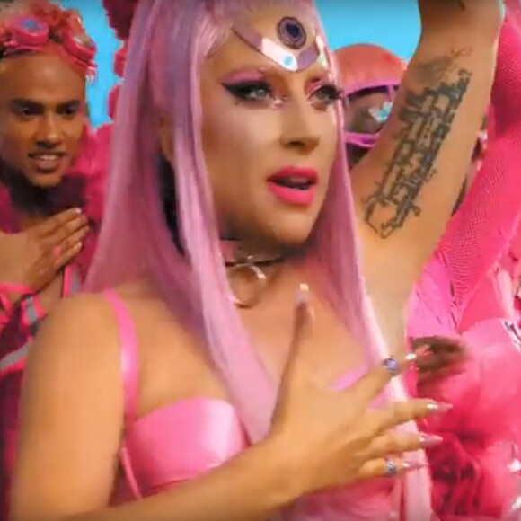 Lady Gaga dans le clip de "Stupid Love". Dévoilé sur Youtube le 28 février 2020.