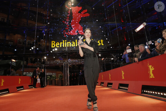 Paula Beer à la cérémonie de clôture de la 70ème édition du festival international du film de Berlin (La Berlinale 2020), le 29 février 2020.