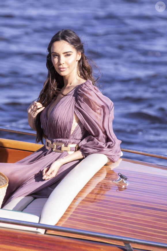 Nabilla - Photo officielle de "Love Island" sur Amazon Prime Video à partir du 2 mars 2020