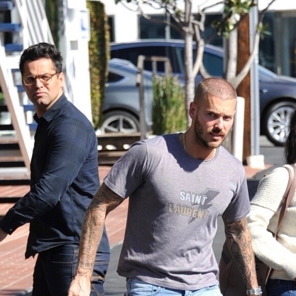 Matt Pokora et sa compagne Christina Milian se baladent avec leur fils Isaiah dans le quartier de West Hollywood à Los Angeles. La petite famille est allée déjeuner chez Fred Segal. Le 11 février 2020.