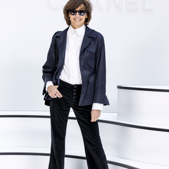 Inès de la Fressange assiste au défilé Chanel collection prêt-à-porter Automne/Hiver 2020-2021 au Grand Palais. Paris, le 3 mars 2020. © Olivier Borde/Bestimage