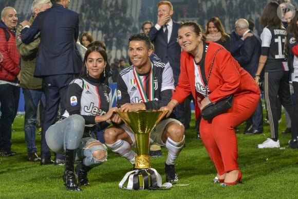 Cristiano Ronaldo et sa compagne Georgina Rodriguez et sa mère Maria Dolores dos Santos Aveiro - La Juventus fête son 35ème titre de Champion d'Italie à Turin le 19 mai 2019.