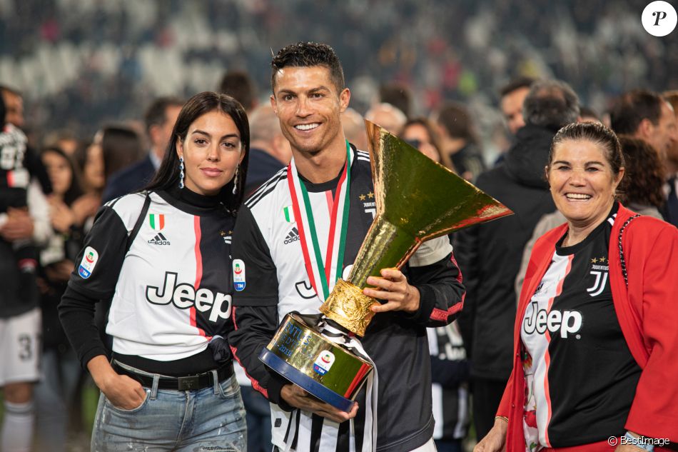 Cristiano Ronaldo, sa compagne Georgina Rodriguez et sa mère Maria Dolores dos Santos Aveiro - C. Ronaldo fête en famille le titre de champion d&#039;Italie avec son équipe la Juventus de Turin à Turin le 19 Mai 2019.