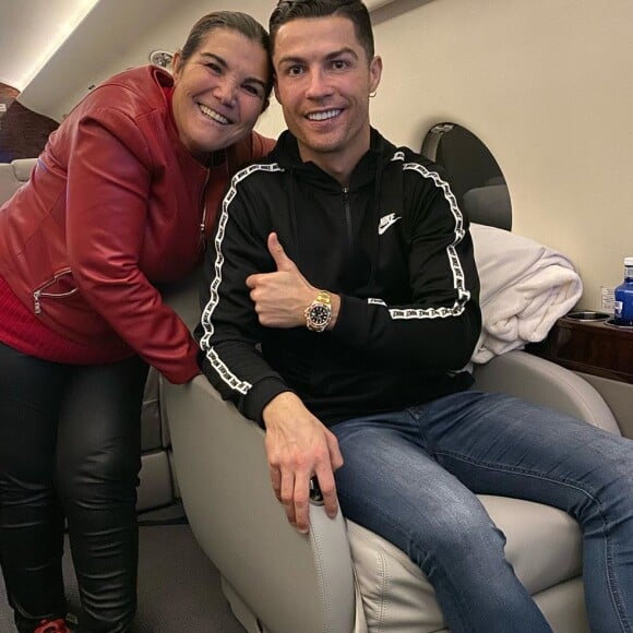 Cristiano Ronaldo avec sa mère Maria Dolores dos Santos Aveiro le 3 décembre 2019.