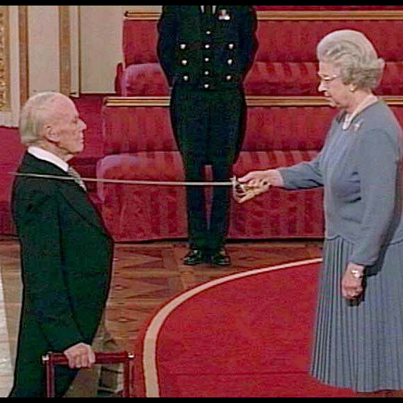 Elizabeth II au palais de Buckingham à Londres en 1999.