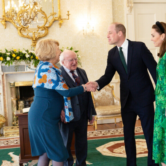Le président irlandais Michael D.Higgins et sa femme Sabina Coyne, reçoivent le prince William, duc de Cambridge, et Catherine (Kate) Middleton, duchesse de Cambridge, à la résidence présidentielle officielle Aras an Uachtarain à Dublin, Irelande, le 3 mars 2020, pour une visite officielle de 3 jours.