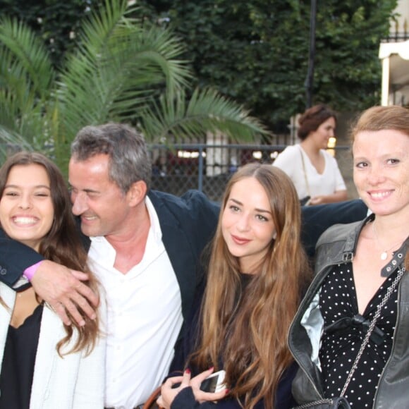 Christophe Dechavanne avec sa fille Ninon - Ouverture la Fête des Tuileries du samedi 28 juin au dimanche 24 août 2014, qui fête cette année 2 anniversaires : les 50 ans de cinéma de Claude Lelouch et les 30 ans de la Fête des Tuileries. Paris le 27 juin 2014