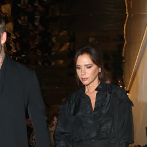 David Beckham et sa femme Victoria Beckham quittent la fête du 275ème anniversaire de Sotheby's à Londres, Royaume Uni, le 30 septembre 2019.