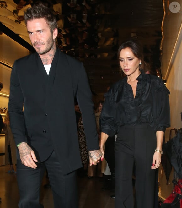 David Beckham et sa femme Victoria Beckham quittent la fête du 275ème anniversaire de Sotheby's à Londres, Royaume Uni, le 30 septembre 2019.