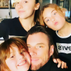 Norbert Tarayre entouré de ses trois filles, Gayane (13 ans), Laly (11 ans) et Aliya (7 ans) - Instagram, 1er décembre 2019
