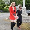 Sophie Turner, Maisie Williams - Les célébrités arrivent au mariage de Kit Harington et Rose Leslie en l'église Rayne à Aberdeen en Ecosse, le 23 juin 2018.