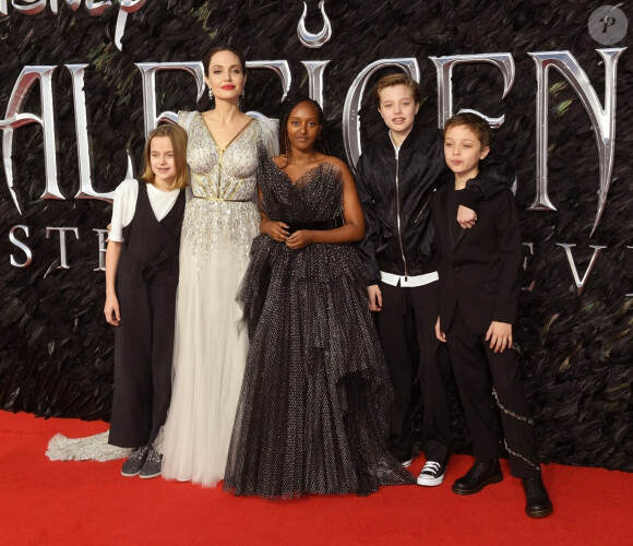 Angelina Jolie avec ses enfants Zahara, Shiloh, Vivienne et Knox