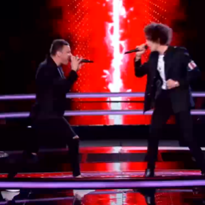 Kaël et Michaël s'affrontent lors des battles de The Voice 2020 - Talents de Marc Lavoine. Emission du 14 mars 2020, TF1