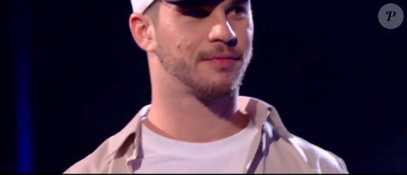 Antony et Julian s'affrontent lors des battles de The Voice 2020 - Talents de Marc Lavoine. Emission du samedi 14 mars 2020, TF1