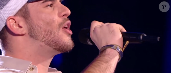 Antony et Julian s'affrontent lors des battles de The Voice 2020 - Talents de Marc Lavoine. Emission du samedi 14 mars 2020, TF1