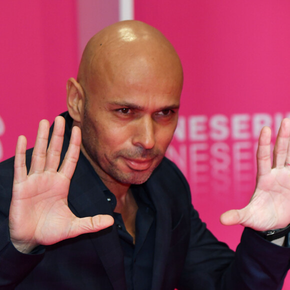 Eric Judor au photocall du deuxième jour de la 2e édition du "Canneseries" au palais des Festivals à Cannes, France, le 6 avril 2019. © Bruno Bébert/Bestimage