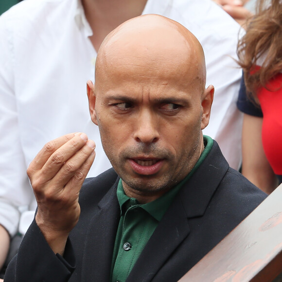 Eric Judor dans les tribunes des internationaux de tennis de Roland-Garros à Paris, jour 3, le 29 mai 2018. @Cyril Moreau / Dominique Jacovides / Bestimage