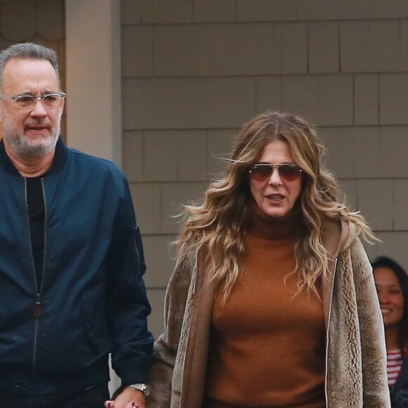 Exclusif - Tom Hanks et sa femme Rita Wilson se promènent main dans la main à Los Angeles Le 02 février 2019