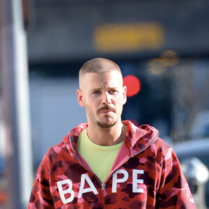 Matt Pokora (M. Pokora) se promène dans les rues de Los Angeles le 3 février 2020.