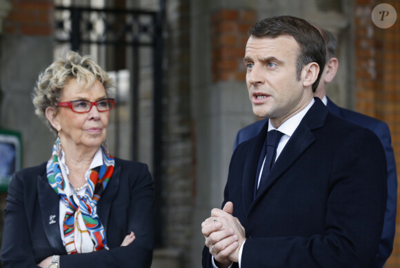 Le président de la république Emmanuel Macron et la Première Dame Brigitte Macron votent à la mairie du Touquet pour le premier tour des élections municipales le 15 mars 2020. © Pascal Rossignol / Pool / Bestimage