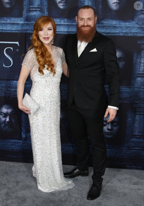 Kristofer Hivju et sa femme Gry Molvaer - Célébrités lors de la première de la saison 6 de Game Of Thrones à Hollywood le 10 Avril 2016.