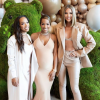 Malika Haqq, enceinte (au milieu), sa soeur jumelle Khadijah et Khloé Kardashian. Février 2020.