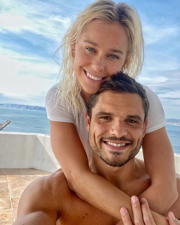 Florent Manaudou a partagé cette photo de lui avec sa chérie Pernille, sur Instagram, le 17 mars 2020.