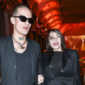 Béatrice Dalle et Paul Bichet-Galaup lors de la soirée de gala de la 18ème édition du "Dîner de la mode du Sidaction" au Pavillon Cambon Capucines - Potel et Chabot à Paris, France, le 23 janvier 2020. © Olivier Borde/Bestimage