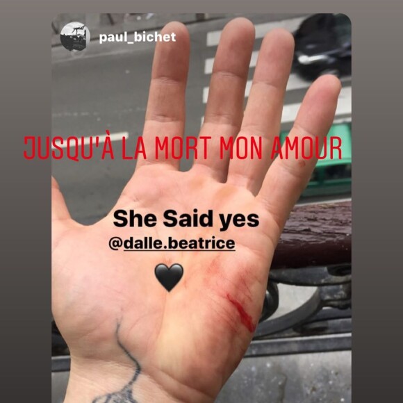 Béatrice Dalle a partagé cette photo sur Instagram en février 2020, révélant ainsi son mariage avec Paul Bichet.