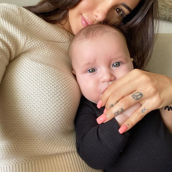 Nabilla Benattia et son fils Milann, le 14 mars 2020