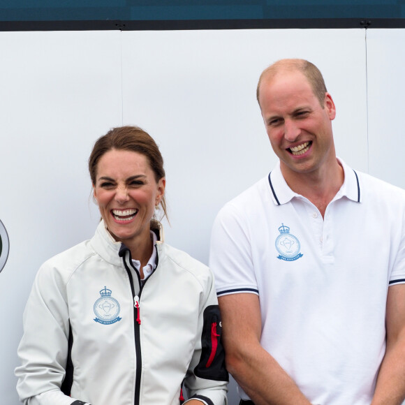Le prince William, duc de Cambridge, et Catherine Kate Middleton, duchesse de Cambridge lors de la remise de prix de la régate King's Cup à Cowes le 8 août 2019.