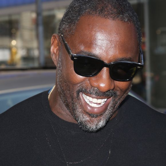 Idris Elba et sa femme Sabrina Dhowre Elba à leur arrivée dans les studios de l'émission "Good Morning America" à New York. Le 30 juillet 2019
