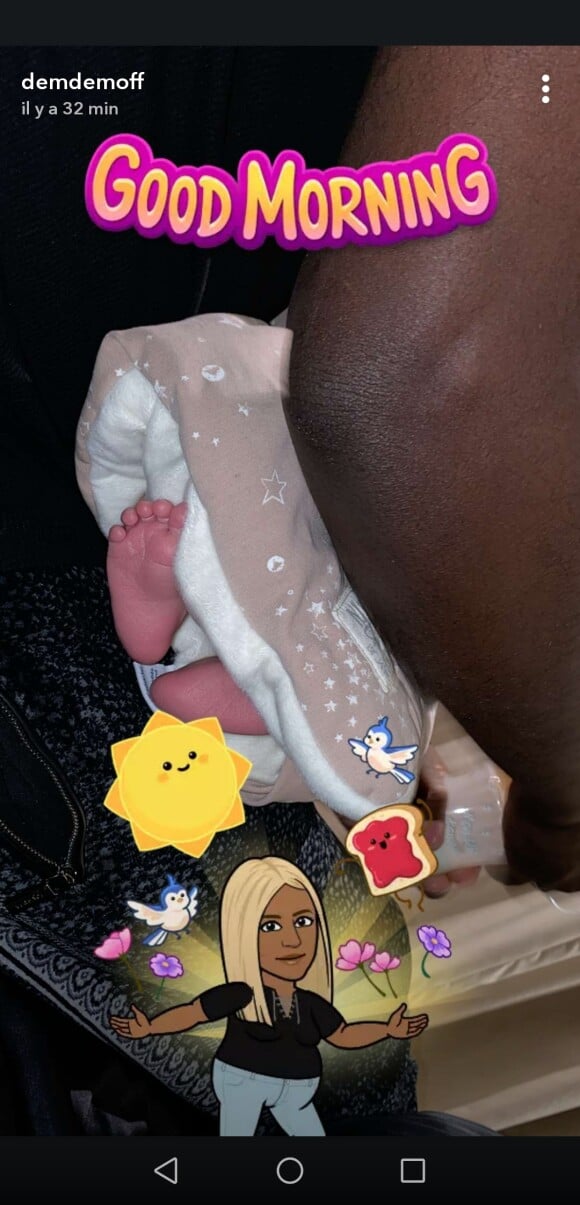 Demdem a publié une photo des pieds de son cinquième enfant, une fille, sur Snapchat le 23 mars 2020.
