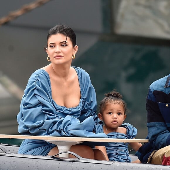 Exclusif - Kylie Jenner, son compagnon Travis Scott et leur fille Stormi Webster sont allés se promener dans le village de pêcheurs de Portofino, Italy, le 12 août 2019.