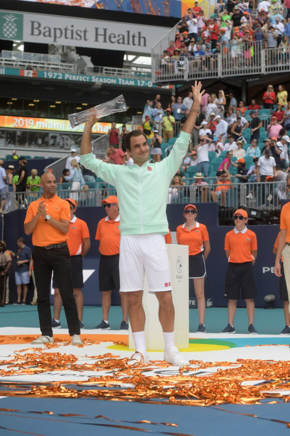 Roger Federer a remporté son 101ème titre en finale du Masters 1000 de Miami contre J. Isner, le 31 mars 2019.