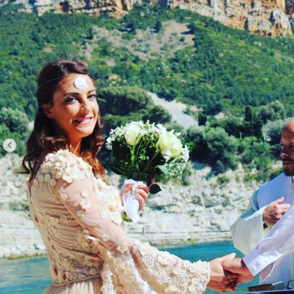 Eve Angeli a dévoilé le 19 septembre 2019 sur Instagram qu'elle a épousé son compagnon. Elle a posté de belles photos de son mariage.