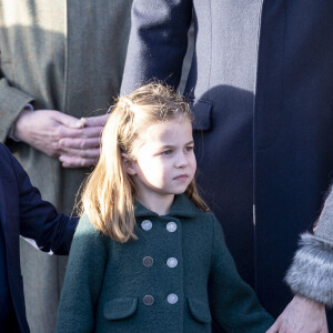 Le prince George de Cambridge et la princesse Charlotte de Cambridge lors de la messe de Noël en l'église Sainte-Marie-Madeleine à Sandringham au Royaume-Uni, le 25 décembre 2019.