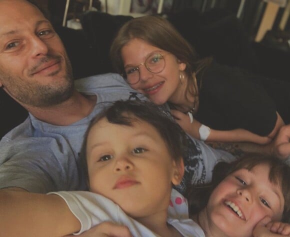 Nicolas Duvauchelle avec ses trois enfants sur Instagram, juin 2019.