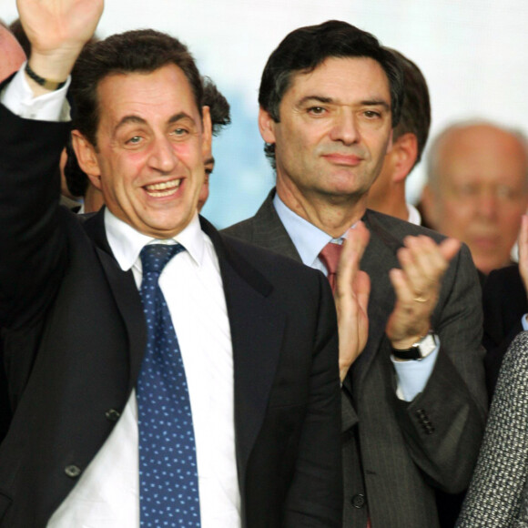 François Fillon, Nicolas Sarkozy, Patrick Devedjian - Nicolas Sarkozy est élu président de l'UMPP lors du congrès de l'UMP du Bourget le 28 novembre 2004.