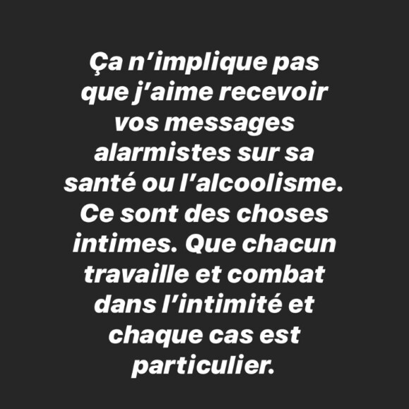 Lolita Séchan pousse un coup de gueule contre ceux qui la harcèlent pour avoir des nouvelles de son père Renaud, le 30 mars 2020 sur Instagram.