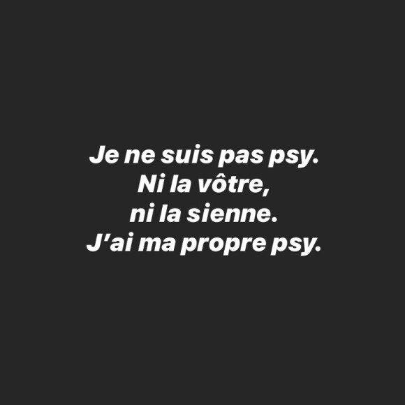 Lolita Séchan pousse un coup de gueule contre ceux qui la harcèlent pour avoir des nouvelles de son père Renaud, le 30 mars 2020 sur Instagram.