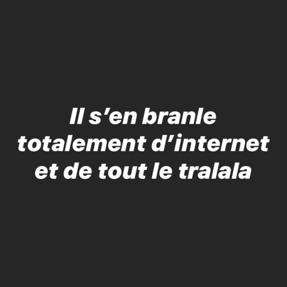 Lolita Séchan pousse un coup de gueule contre ceux qui la harcèlent pour avoir des nouvelles de son père Renaud, le 30 mars 2020 sur Instagram.