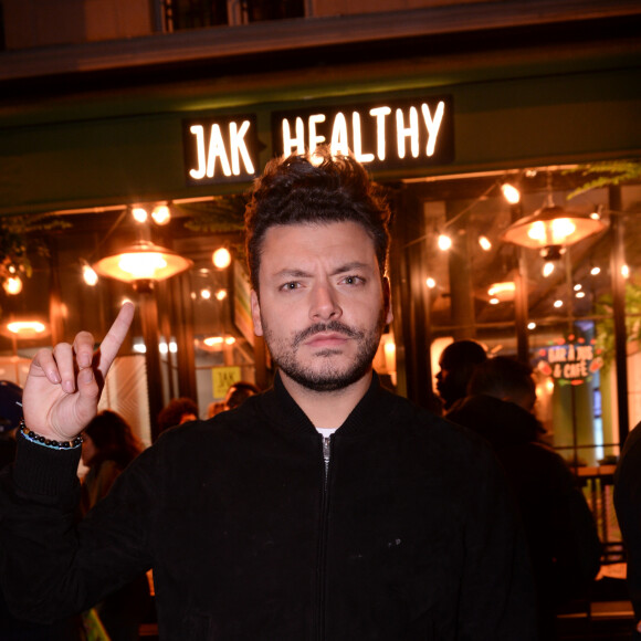 Kev Adams - Inauguration du nouveau restaurant de fast food healthy de K. Adams, le "Jak Healthy" au 24 rue de Rivoli dans le 4ème arrondissement à Paris, le 15 octobre 2019. © Rachid Bellak/Bestimage