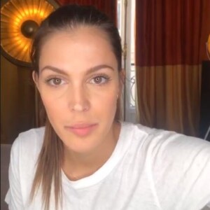 Iris Mittenaere a réalisé un live Instagram en plein confinement le 30 mars 2020.