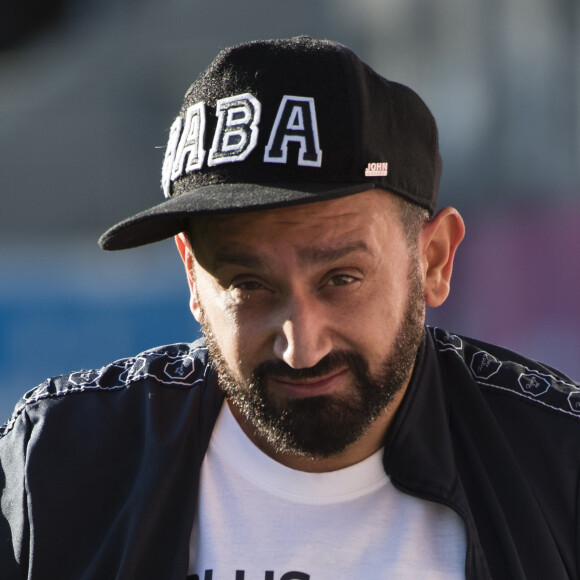 Cyril Hanouna - Pour la 12ème année consécutive, l'association "Plus fort la vie" créée par JC Darmon, a organisé un match de football en présence de nombreuses personnalités au stade Jean Bouin à Paris, le 15 octobre 2017. . © Pierre Perusseau / Bestimage