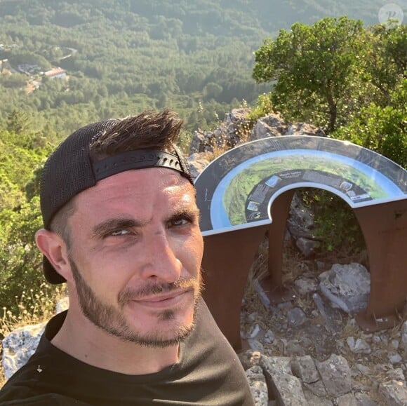 Denis de "Pékin Express" en Corse, le 4 juillet 2019